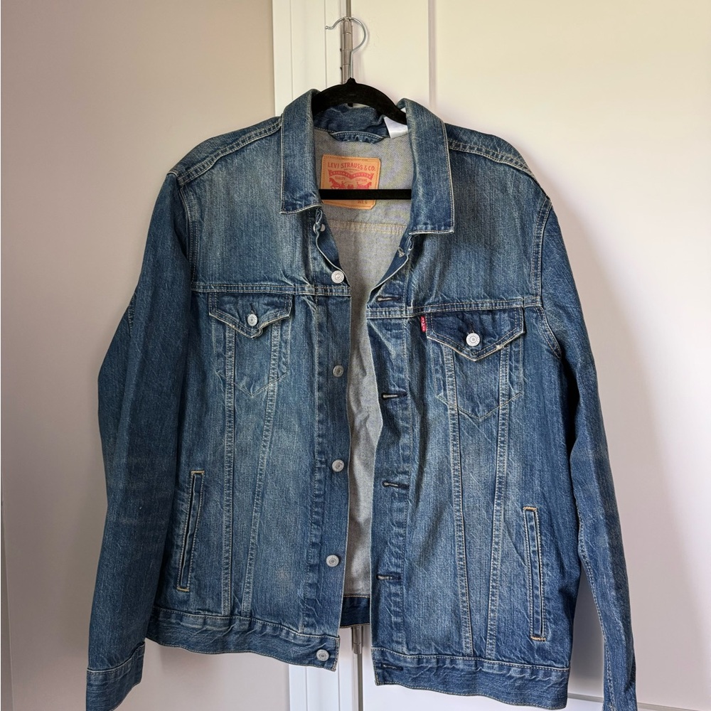 Levi's Light Blue Denim Jacket with Tan Leather Patch